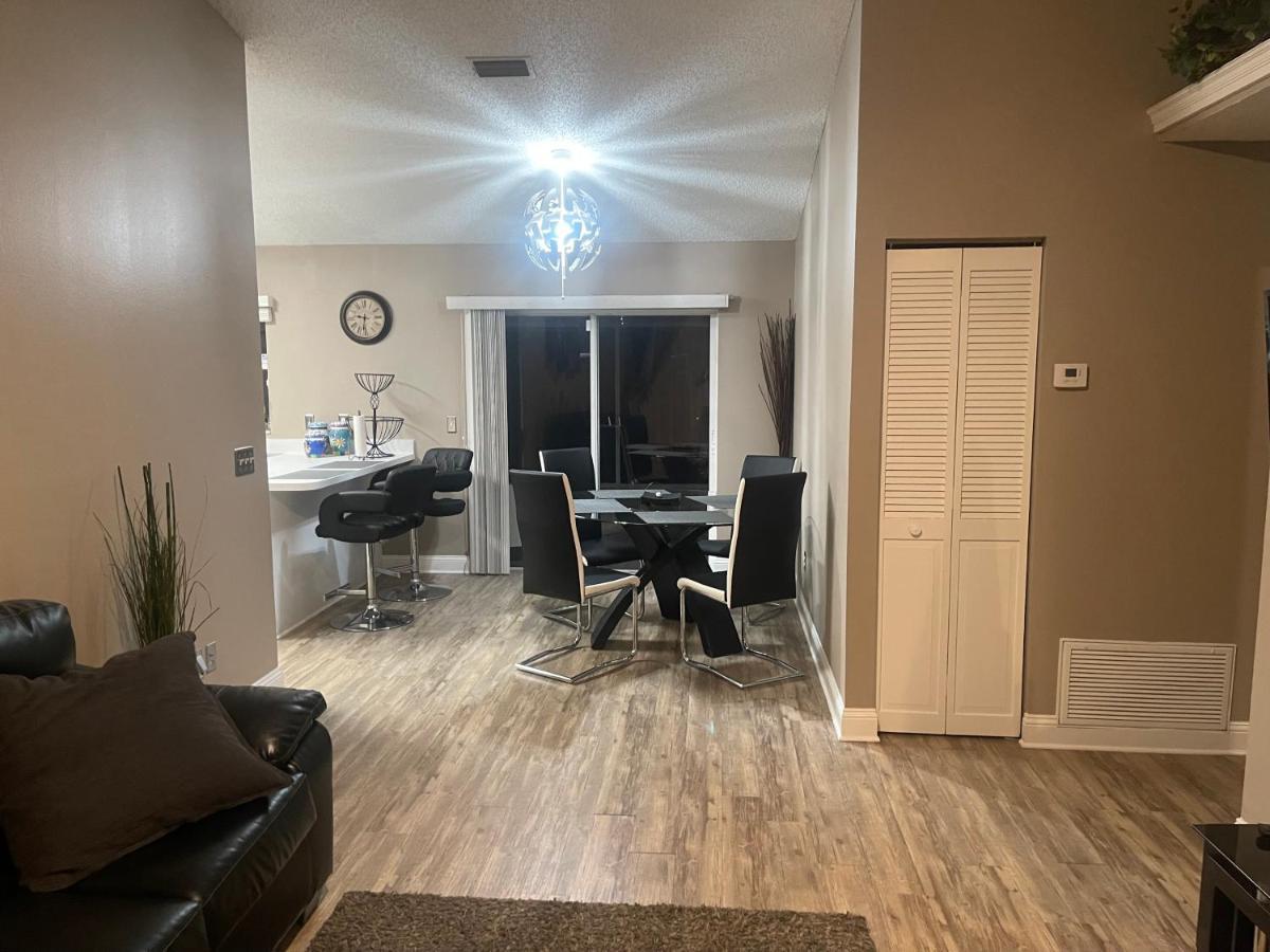 Cozy 3 Bedroom Home Close To Everything In Tampa! ภายนอก รูปภาพ