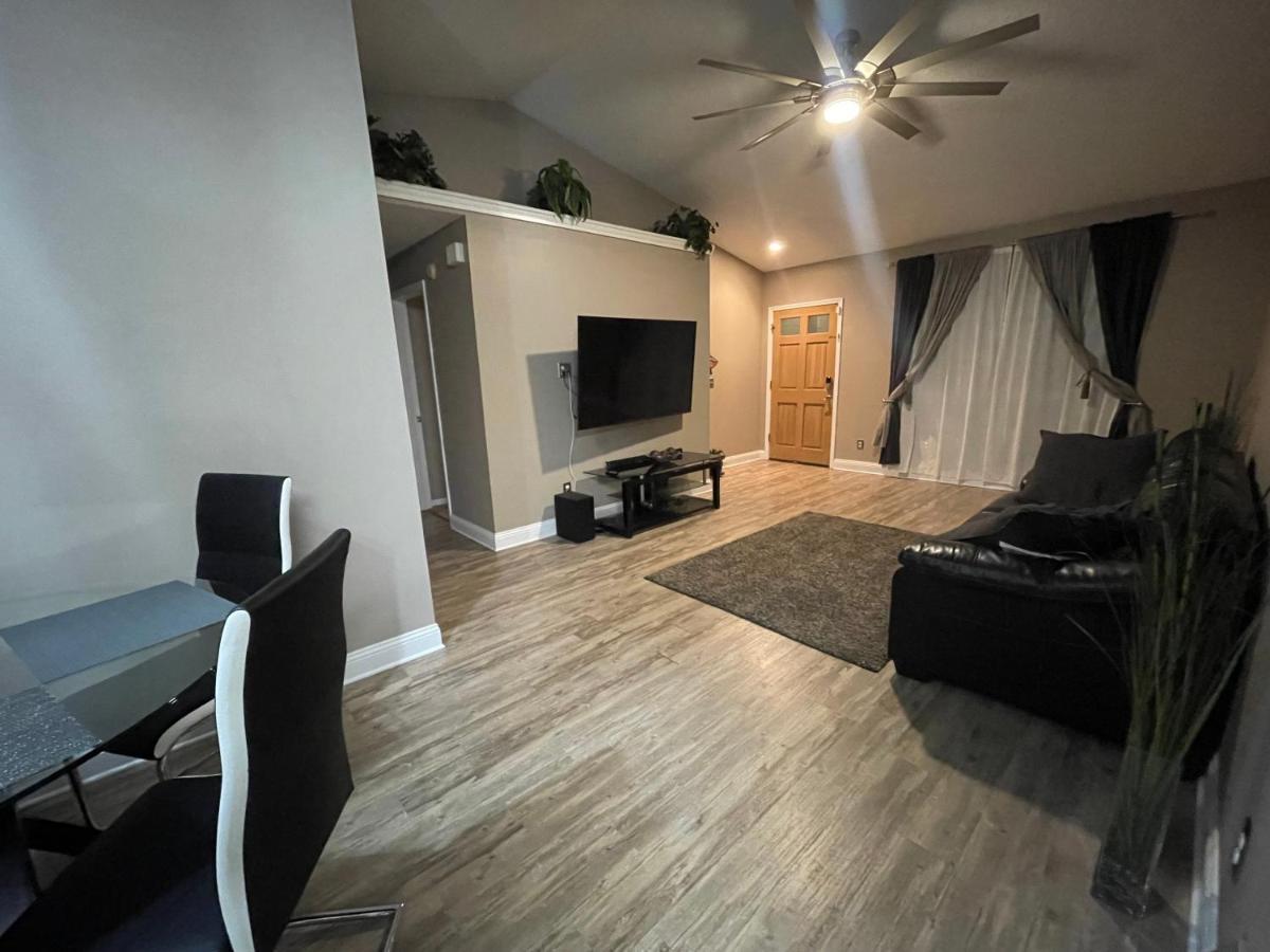 Cozy 3 Bedroom Home Close To Everything In Tampa! ภายนอก รูปภาพ