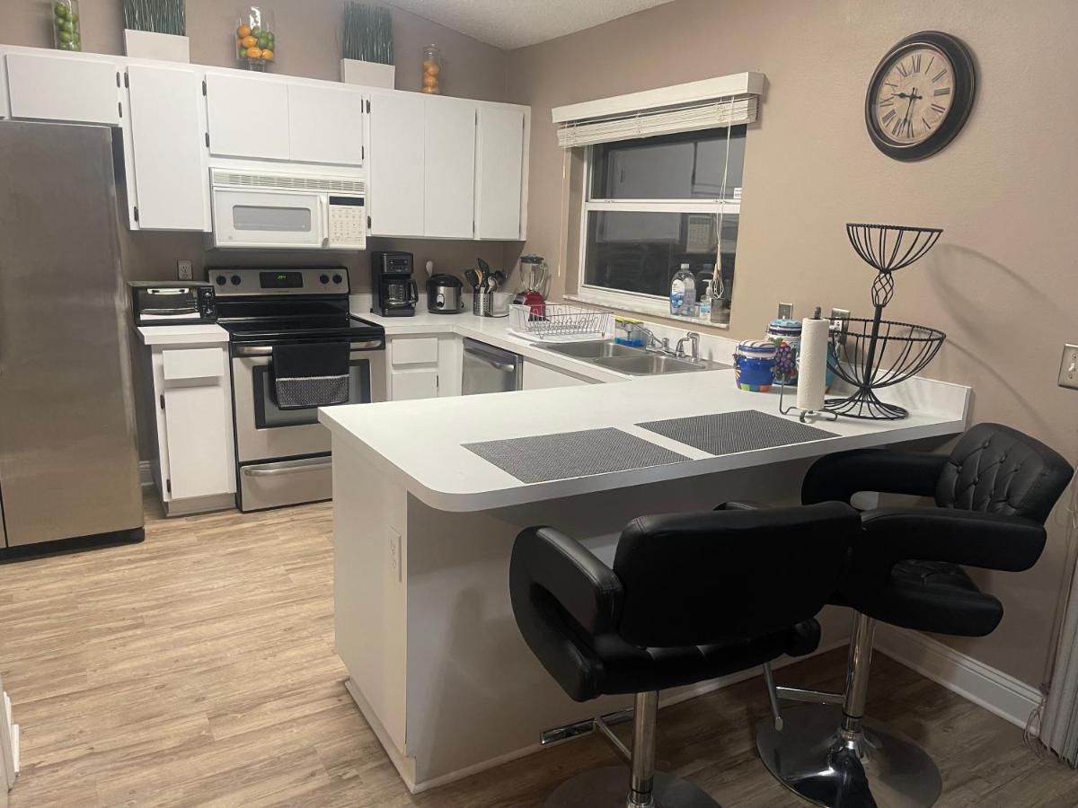 Cozy 3 Bedroom Home Close To Everything In Tampa! ภายนอก รูปภาพ