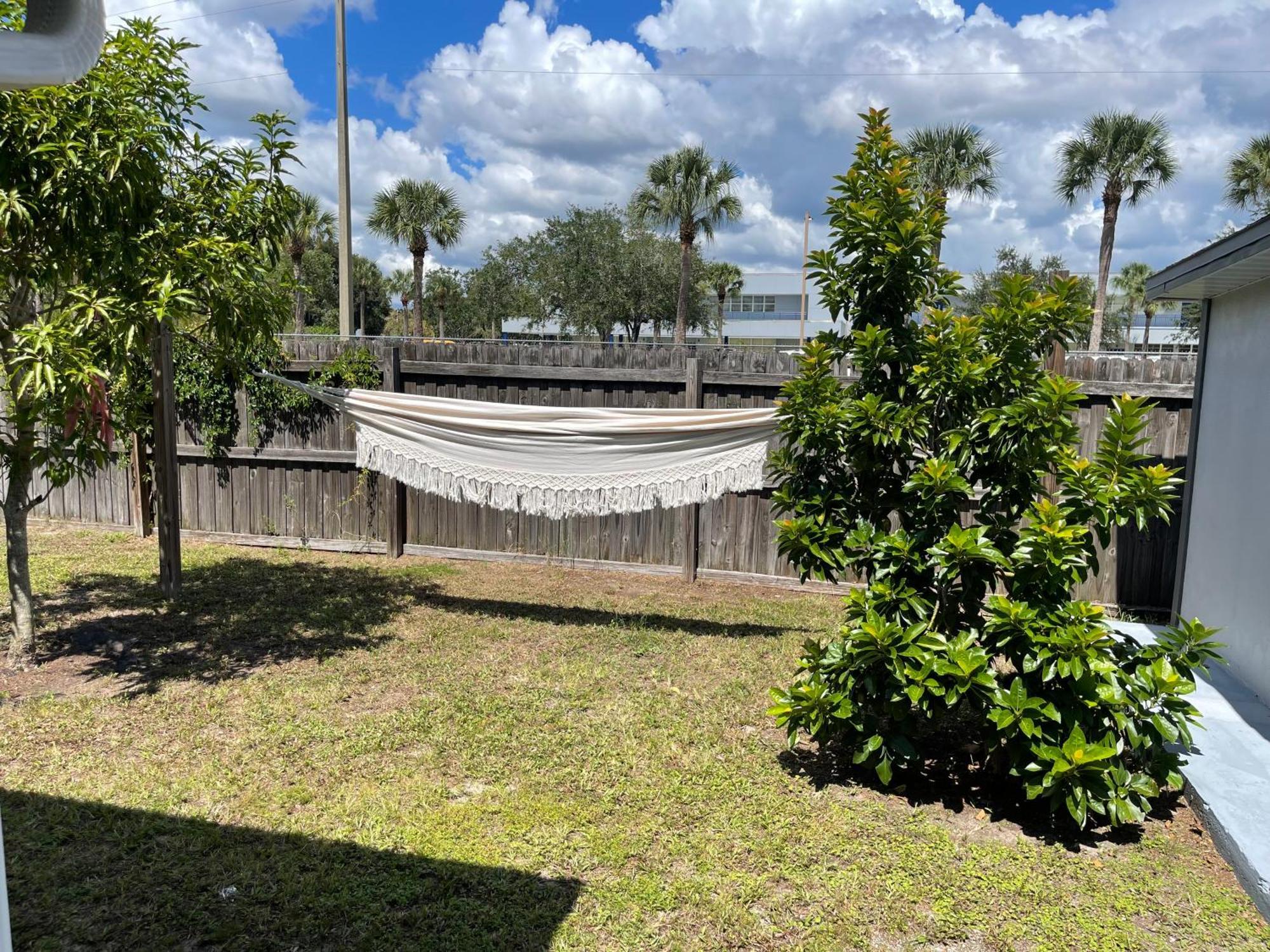 Cozy 3 Bedroom Home Close To Everything In Tampa! ภายนอก รูปภาพ